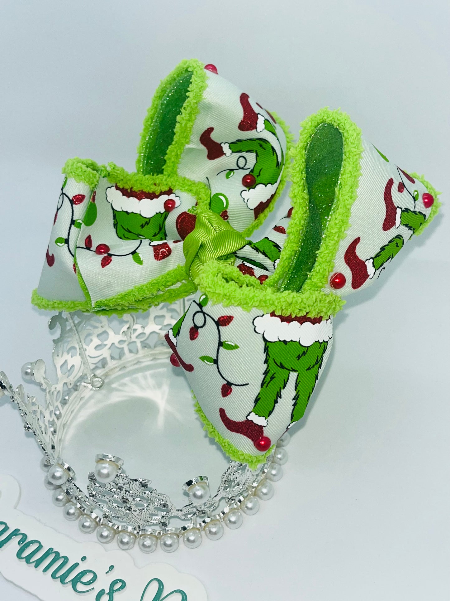 How the bow stole Christmas